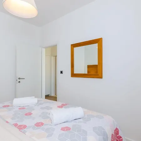 아파트 Knego - Comfort One Bedroom With Balcony And Sea View