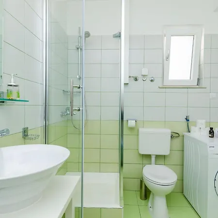 아파트 Knego - Comfort One Bedroom With Balcony And Sea View *