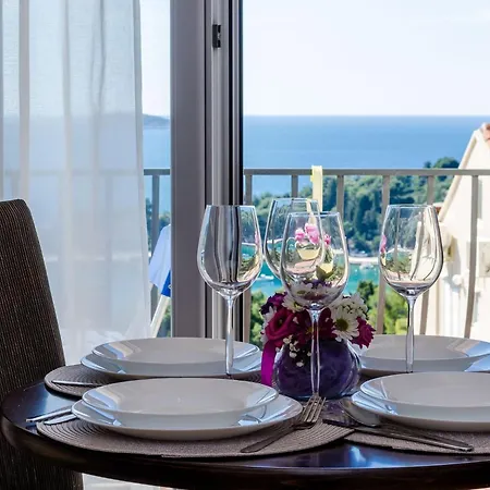 Knego - Comfort One Bedroom With Balcony And Sea View 아파트 *