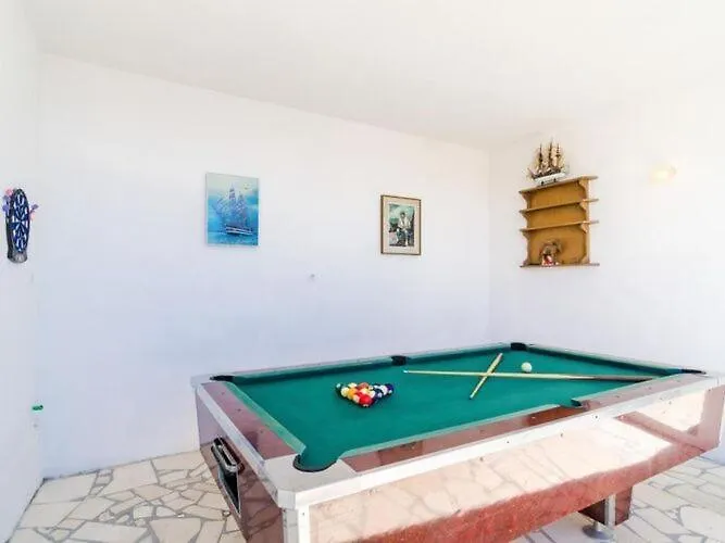 Knego - Comfort One Bedroom With Balcony And Sea View 米利尼