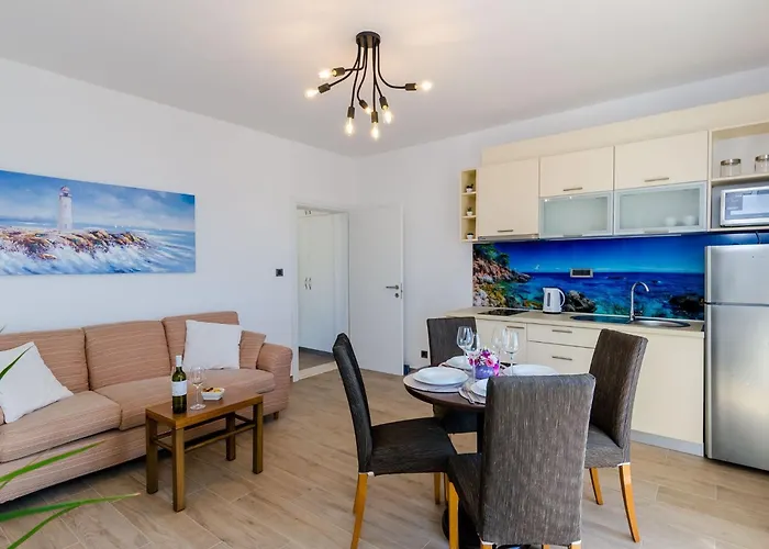 Knego - Comfort One Bedroom With Balcony And Sea View * 米利尼