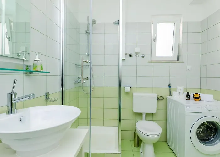 公寓 Knego - Comfort One Bedroom With Balcony And Sea View *